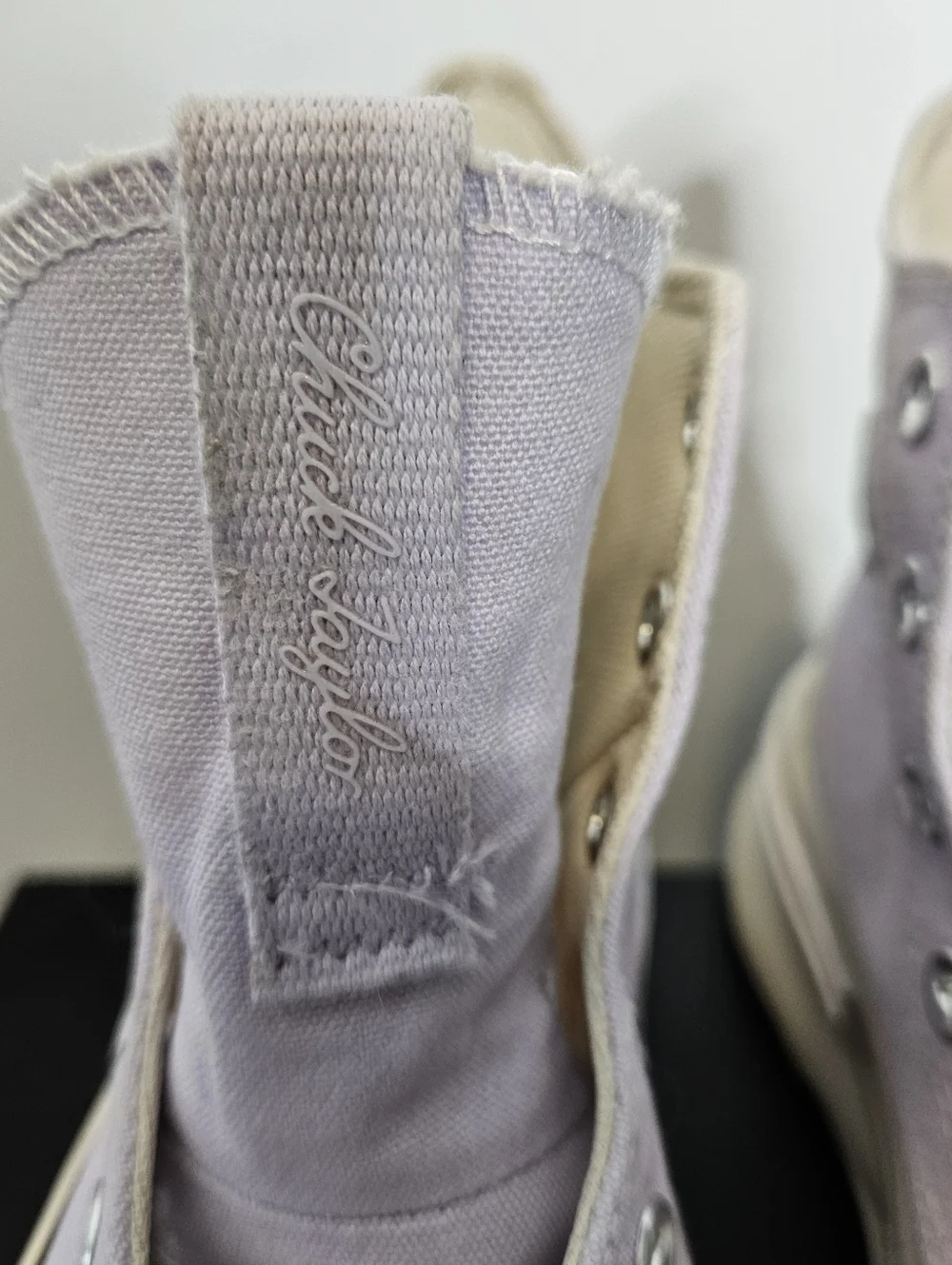 Converse chunky side